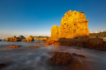 自然风光,江河,仰拍,岩石,天空