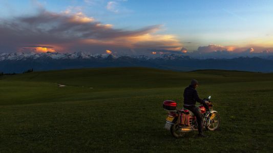 自然风光,草原,人像,交通工具,摩托车,天空