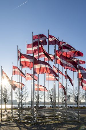 拉脱维亚,旗帜,旗杆,国外,自然风光,天空
