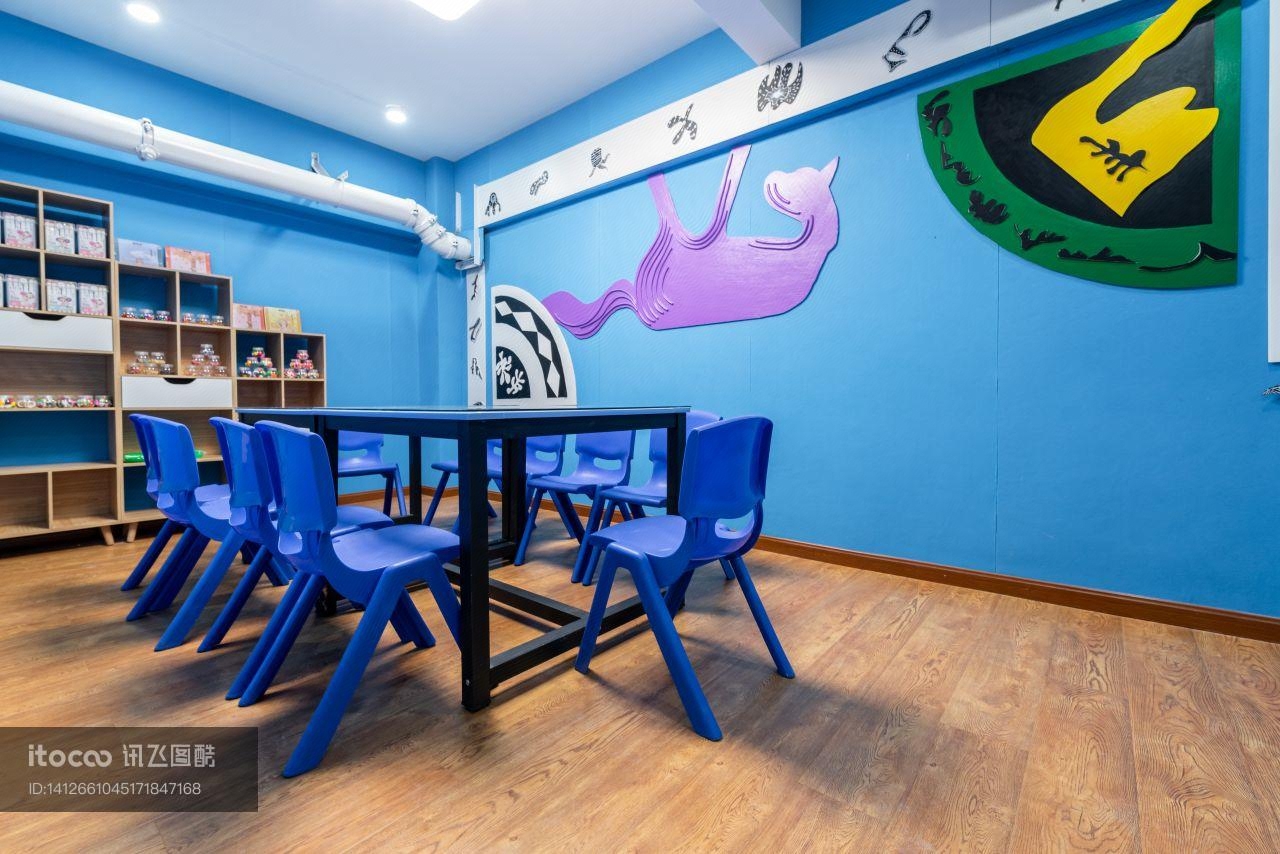 室内,桌椅,幼儿园的塑料桌椅