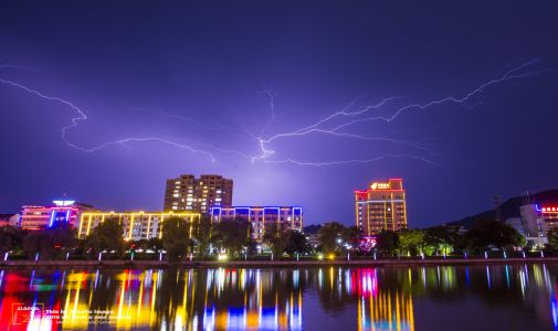 建筑,城镇,雷电,夜晚,江河