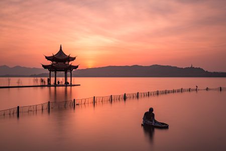 建筑,晚霞,湖泊,历史古迹,自然风光,山川,植物,树木,天空,交通工具,船