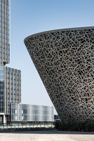 雕像,雕塑,建筑,建筑夜景,夜景照明,现代建筑,城镇