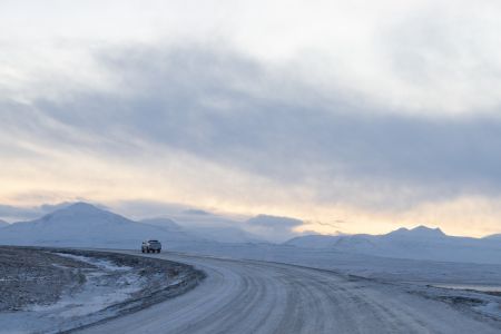 自然风光,雪,道路,公路,雪山,天空,交通工具,汽车,冰岛