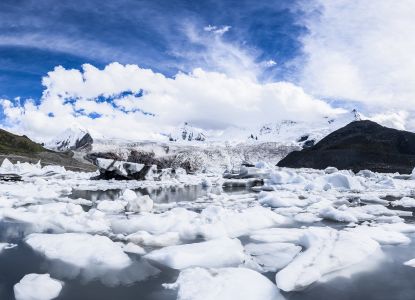 雪山,冰雪,湖泊,天空,山川,自然风光,白云