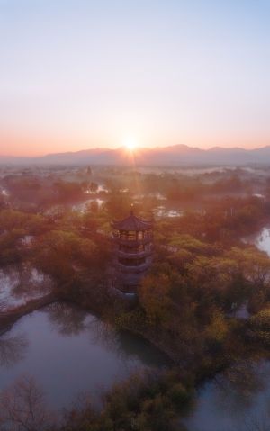 自然风光,航拍,森林,太阳,建筑,塔,湖泊