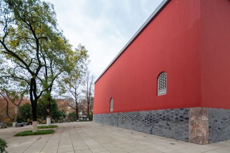 建筑,历史古迹,特写,城镇,天空,道路,白云,植物,树木,青草