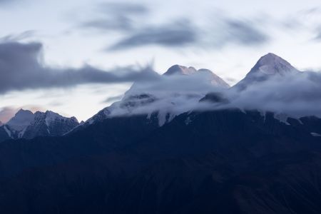 山峦,自然风光,山川,天空,乌云,雾