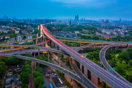 城镇,俯瞰,航拍,道路,建筑,高架桥,植物,树木,都市,天空,交通工具,汽车