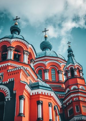 建筑,现代建筑,喀山圣母大教堂,旅游胜地,城镇,天空,白云,教堂,景点,仰拍