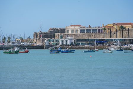 海洋,现代建筑,港口码头,建筑,自然风光,城镇,天空,全景,交通工具,船,江河
