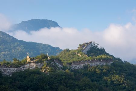 中国,北京,箭扣长城,历史古迹,自然风光,森林,山川,天空,植物,树木,建筑,白云,雾