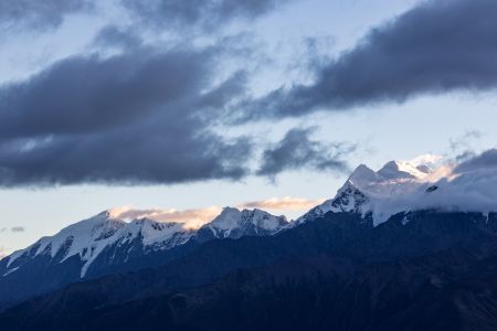 自然风光,天空,白云,雪山,中国,四川,川西