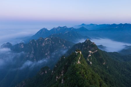 自然风光,山川,全景,历史古迹,箭扣长城,中国,北京,建筑,雾,天空,植物,树木
