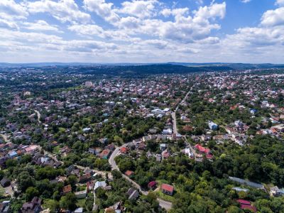 建筑,树,国外,城镇,天空,白云,植物,乌克兰