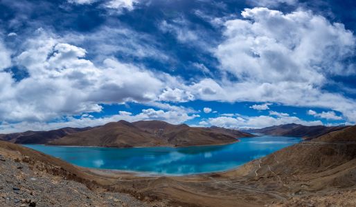 自然风光,湖泊,山川,天空,山峦,白云,全景