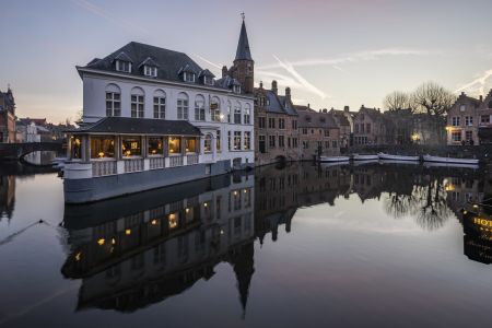 建筑,现代建筑,城镇,江河,天空,比利时