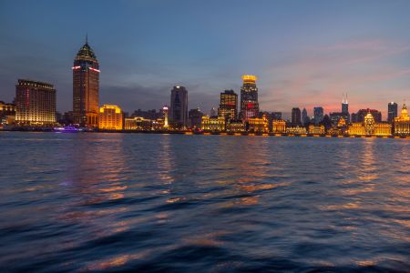 建筑夜景,都市夜景,夜景照明,城市夜景照明,夜景摄影,城镇,江河,天空,都市