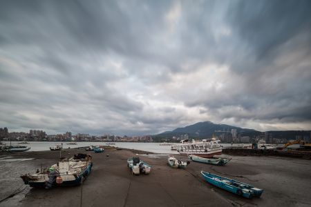 乌云,天空,船,城镇,自然风光,建筑,江河