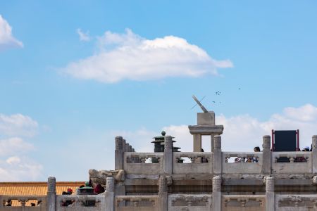 故宫,紫禁城 ,汉白玉日晷,摄影,建筑,天空,历史古迹,白云,中国,北京