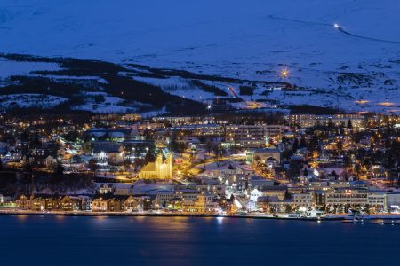 雪山,城镇,海洋,山川,建筑,村镇,冰岛