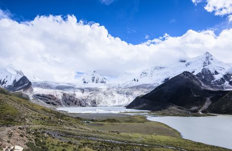 湖泊,雪山,山川,冰雪,天空,自然风光,白云