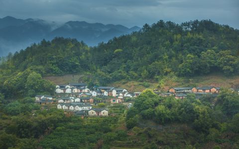 自然风光,峡谷,村镇,植物,山川,森林,天空