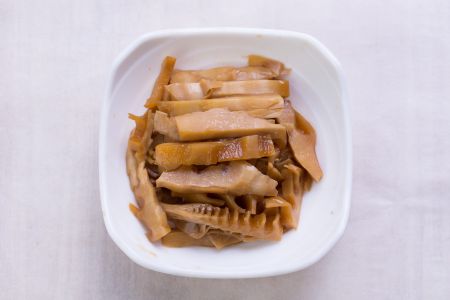 中餐,笋条,美食,厨卫用品,物品,蔬菜,生活用品,碟子