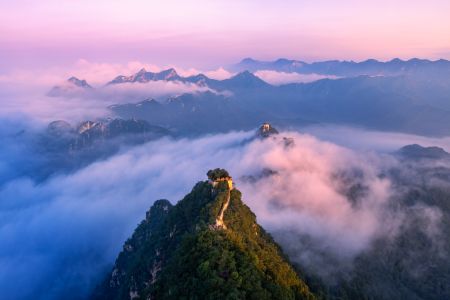 中国,北京,自然风光,航拍,箭扣长城,天空,白云,森林,山川,雾,俯瞰,植物,树木,建筑,历史古迹