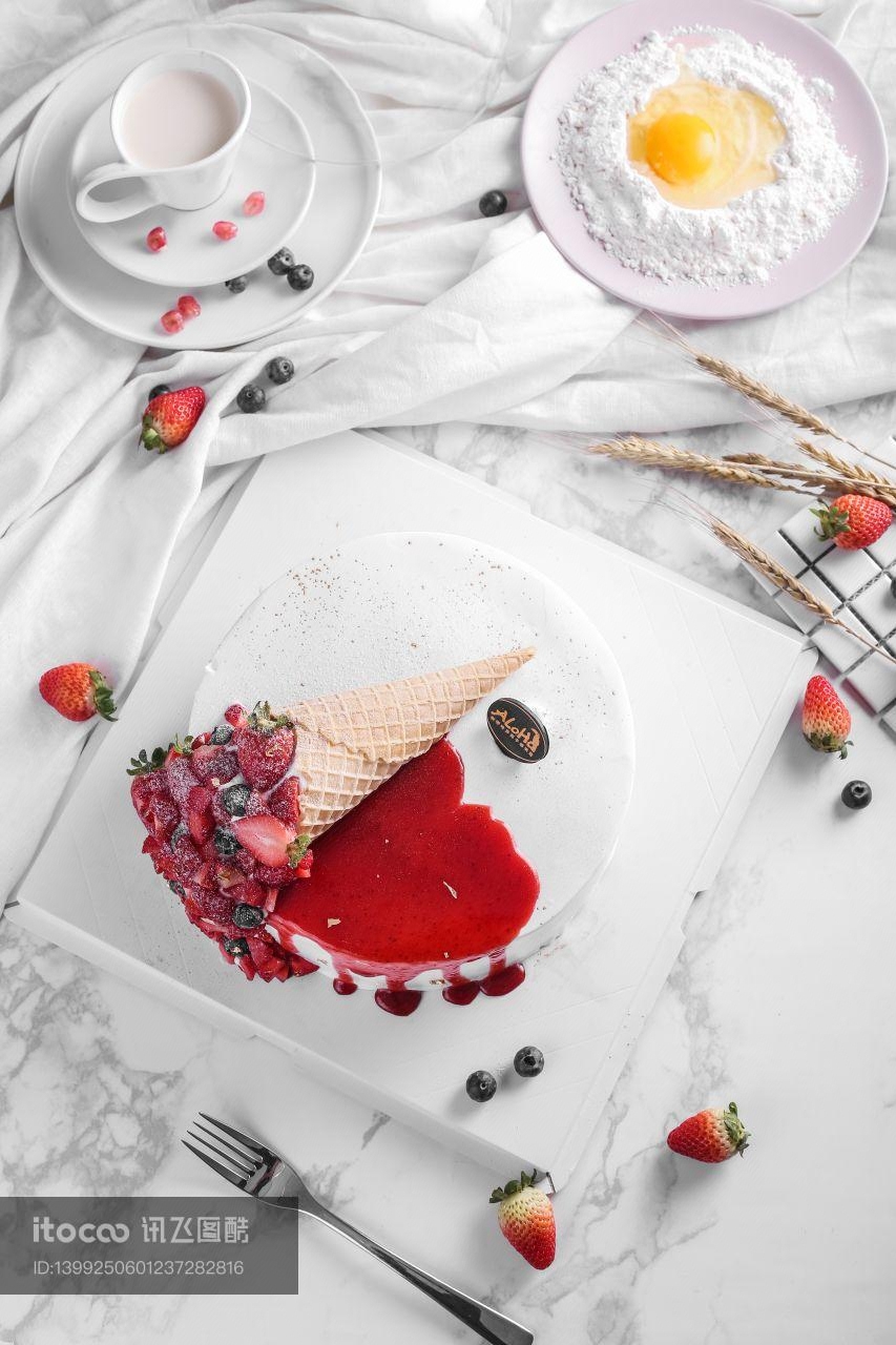 草莓奶油蛋糕,草莓,叉子