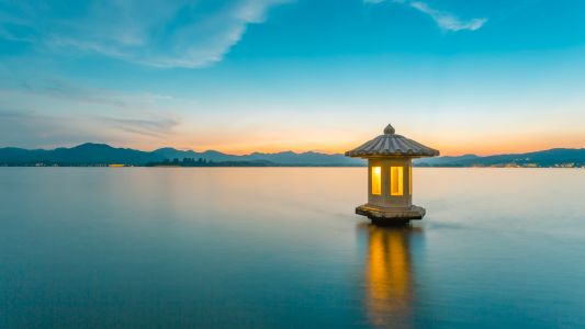湖泊,自然风光,历史古迹,天空,建筑,白云,山川