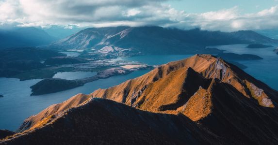自然风光,俯瞰,山川,江河,天空,乌云,草原,植物,青草