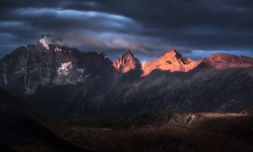 自然风光,山川,高原,雪山,天空,乌云