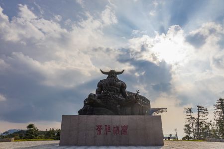 雕像,雕塑,白马山,建筑,现代建筑,纪念碑,重庆,天空,中国