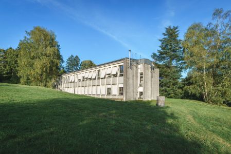 自然风光,建筑,草原,青草,现代建筑,天空,平原,特写,树木,体育场馆