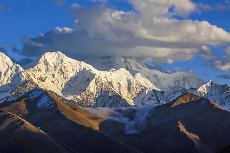 甘孜新都桥贡嘎雪山观景台,雪山,山峦,冰雪,自然风光,全景,天空