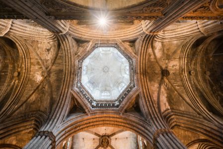 教堂,仰拍,城镇,国外,室内家居,建筑,宗教文化,西班牙