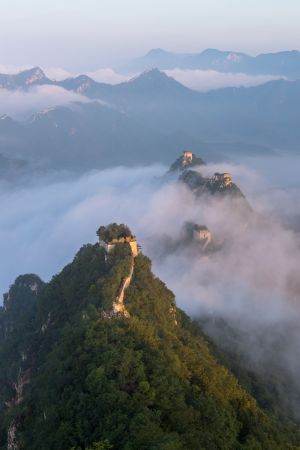 俯瞰,航拍,箭扣长城,中国,北京,历史古迹,自然风光,森林,山川,雾,植物,树木,建筑
