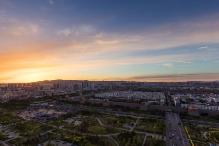 城镇,建筑,都市,大同,天空,中国,山西,道路,城市道路,交通工具,汽车,云霞