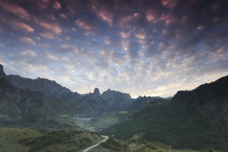 白云,山川,天空,自然风光,全景,植物
