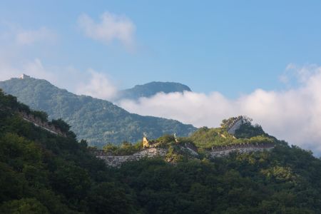 中国,北京,自然风光,箭扣长城,历史古迹,森林,天空,山川,雾,植物,树木,建筑,白云
