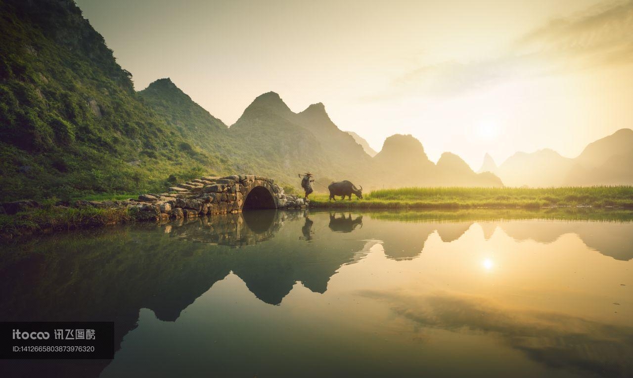 江河,自然风景,老人和牛