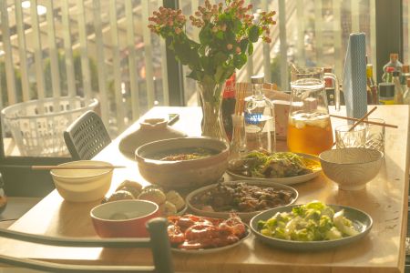 家常菜,美食,主食,肉类,蔬菜,饮品,餐桌,饮料/饮品,玻璃花瓶