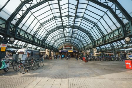 街道,现代建筑,建筑,道路,城镇,物品,全景,交通工具,自行车,商品