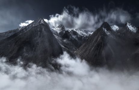 自然风光,山川,山峦,天空,乌云,白云,动物