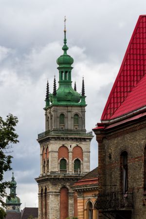 建筑,宗教文化,城镇,国外,天空,塔,植物,树木,乌克兰