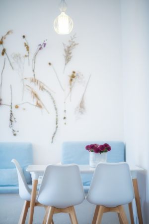 室内家居,物品,餐桌椅,沙发,植物,花,吊灯