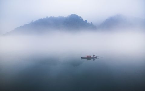 自然风光,湖泊,雾,山川,全景,环境人像,船,树木