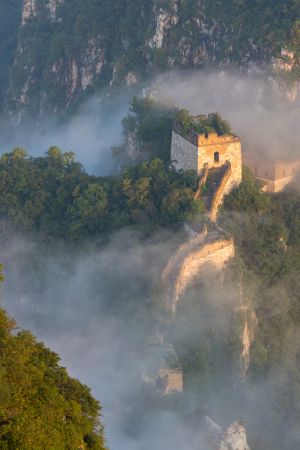 中国,北京,航拍,俯瞰,箭扣长城,历史古迹,自然风光,森林,山川,雾,植物,树木,建筑