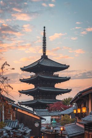 建筑,天空,传统建筑,寺塔,历史古迹,城镇,特写,白云,树木,植物